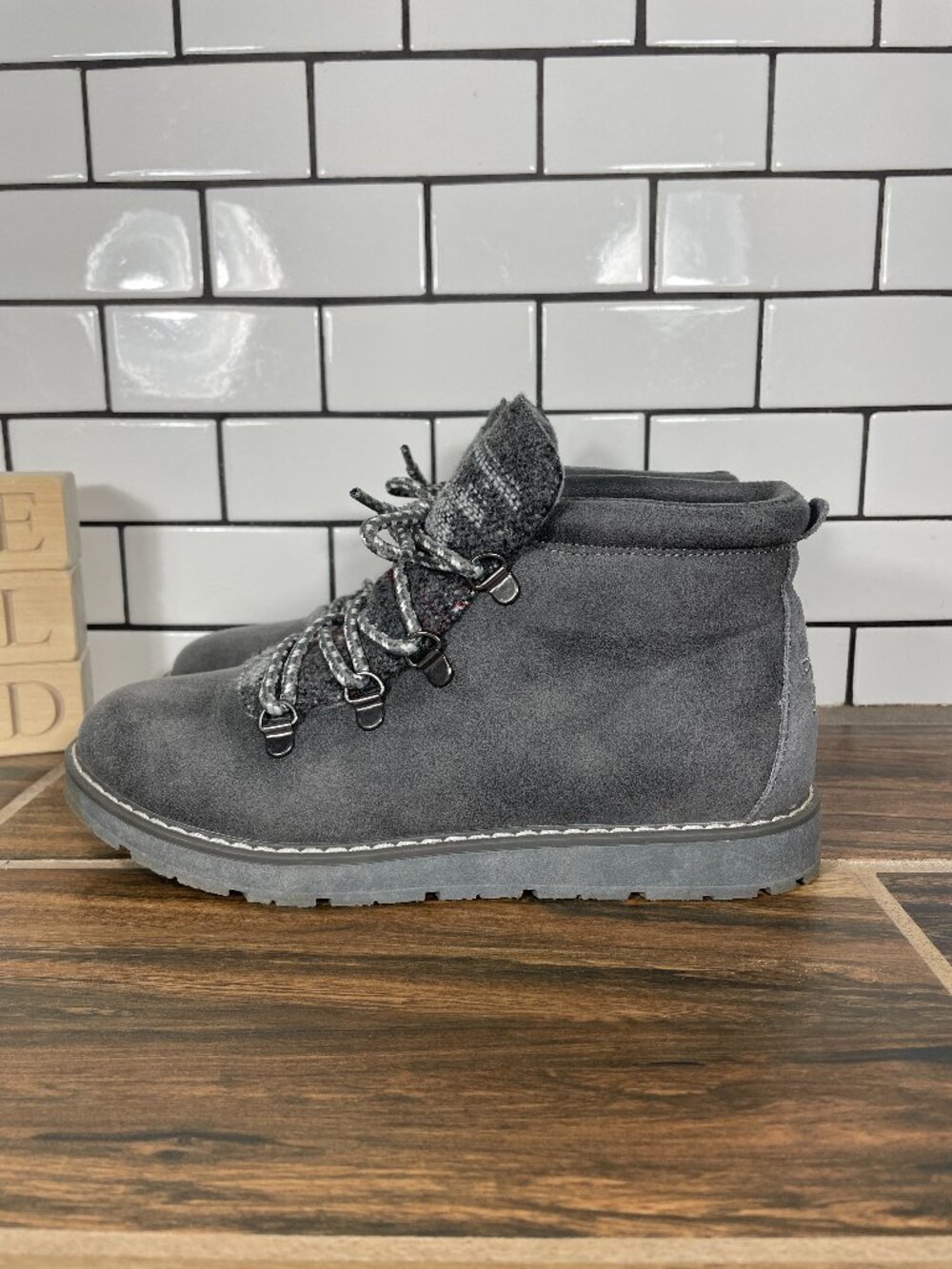 Skechers BOBS Alpine Keep Trekking Shoes Womens Size 6 Charcoal Ankle Boot